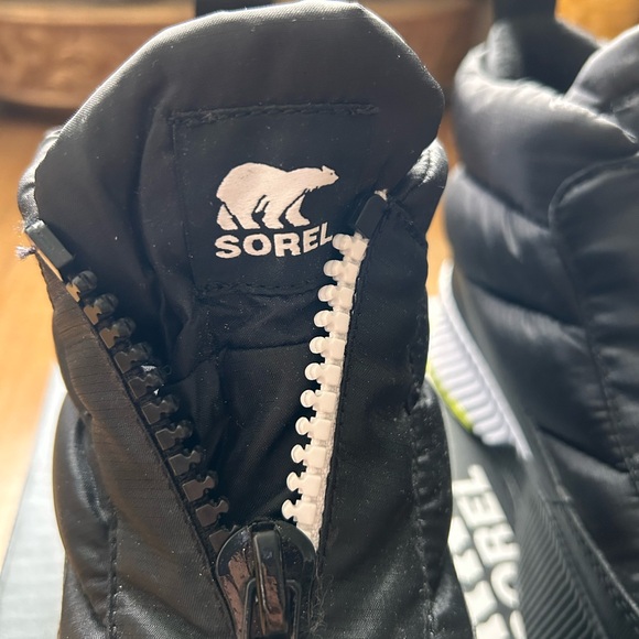 Sorel X prAna Out N About Puffer Zip Winter Snow Boots - black/white/green - Picture 5 of 8